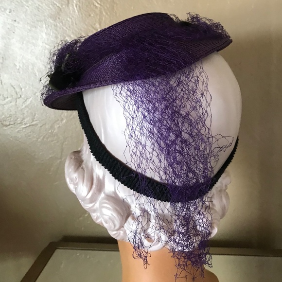 CAPTIVATING 1930s\' PURPLE STRAW TILT HAT WITH LARGE FABRIC FLOWER, VEIL & STRAP main image 5